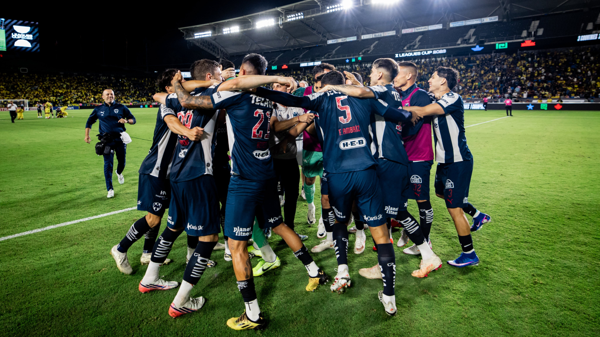 Jugadores del Monterrey durante un partido de Liga MX